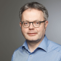 Herr Dr. med. Lutz Buschhausen