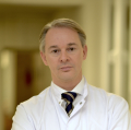Herr Dr. med. Thomas Karl