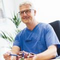 Herr Dr. med. Ulrich Tappe